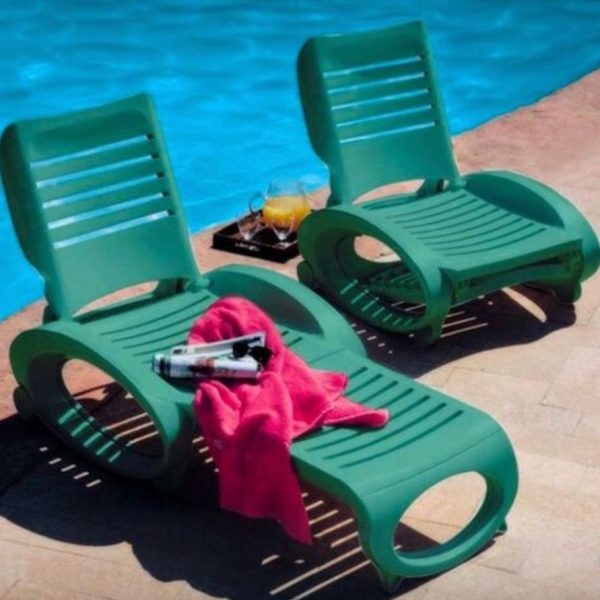 Spécifications Une chaise longue double avec 2 coussins amovibles et des rideaux Couleur du rotin